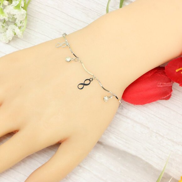 "Trendy Handmade Bracelet – A Thoughtful Gift for Girls & Women | UNVRC1017 - Picture 10 of 10